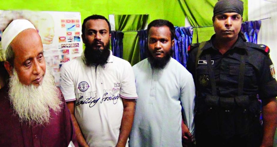 RAB-2 Mobile Court arrested three fake dentists from city's Karwan Bazar and Tejturi Bazar areas on Thursday night.