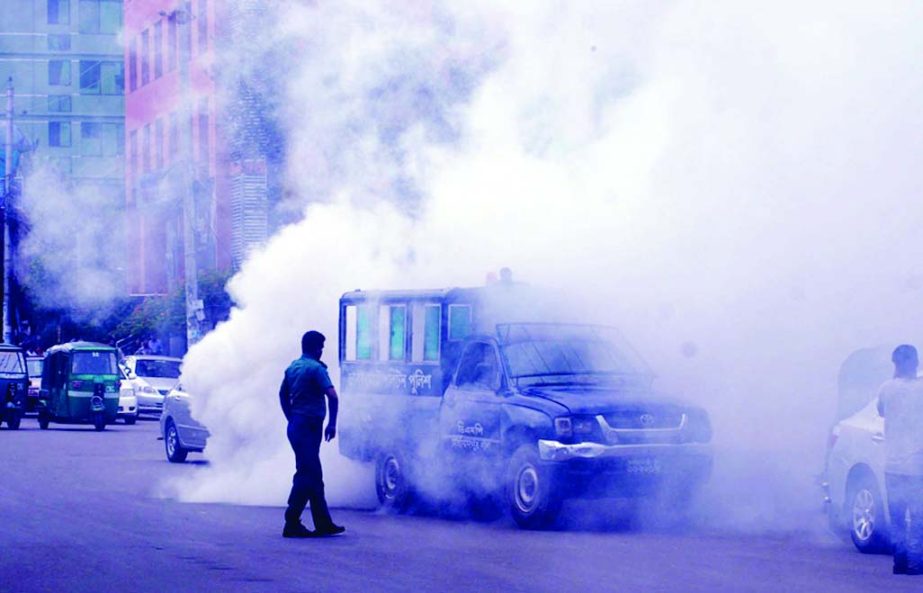 Smokes engulfed Kakrail areas of the city following explosion of gas cylinder of a police vehicle on Saturday.