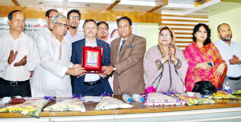 Chittagong Gunjan Sangbordona Committee accorded a reception to the newly -elected Vice President of FBCCI Mahabubul Alam in the city yesterday.