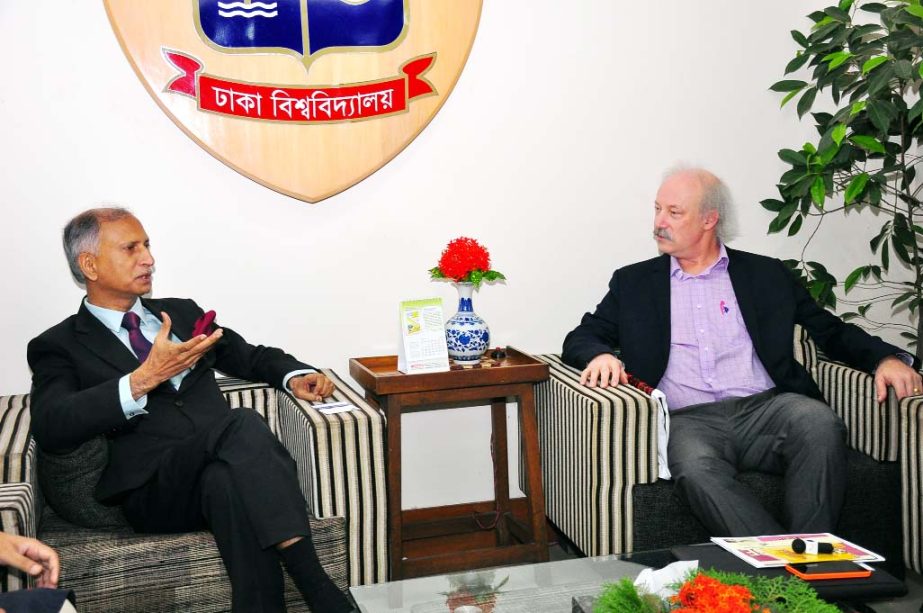 Dhaka University Vice-Chancellor Prof Dr AAMS Arefin Siddique is seen discussing with Toby Mendel, Executive Director of Centre for Law and Democracy (CLD) and former Director (Law and Asia) of Article-19 at DU VC office on Thursday.