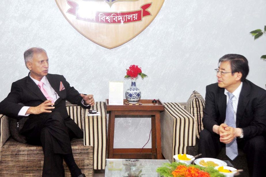 Dhaka University Vice-Chancellor Prof Dr AAMS Arefin Siddique is seen discussing with Dr Atsushi Sugiyama, Professor of the Department of Pharmacology of Toho University, Japan at DU VC office on Monday.