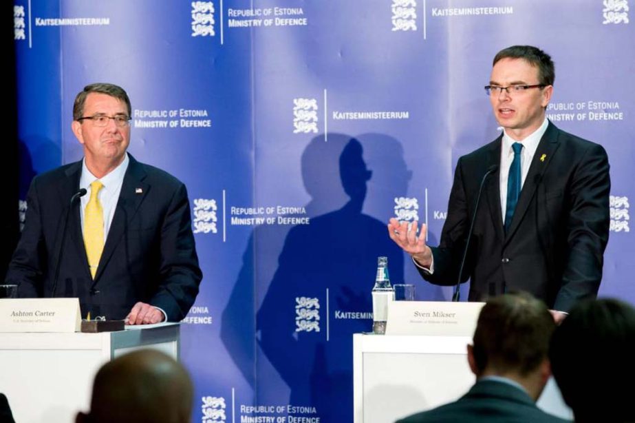 The US Secretary of Defense Ashton Carter, left, and Estonian Defense Minister Sven Mikser attend a joint press conference after a meeting in Tallinn, Estonia, on Tuesday.