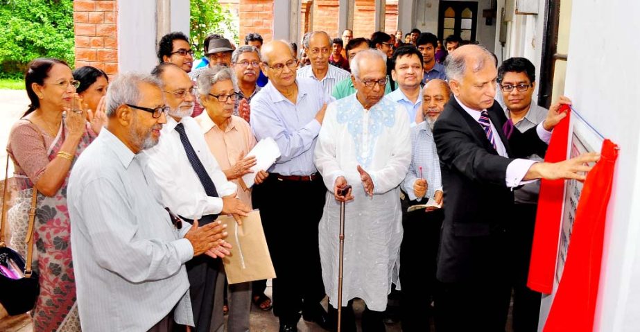 Dhaka University Vice-Chancellor Prof Dr AAMS Arefin Siddique inaugurating SN Bose Museum on Sunday at the Department of Physics.