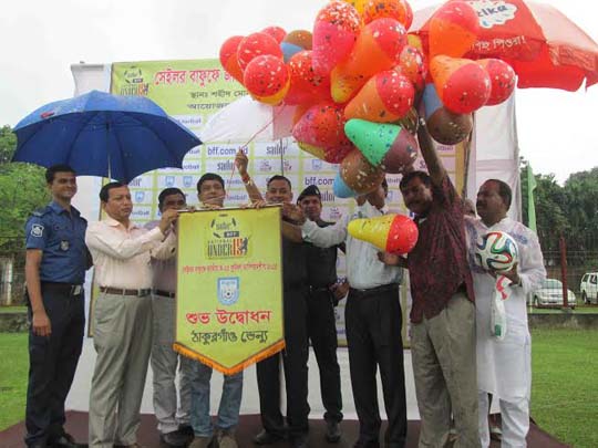 DC of Thakurgaon District Mukesh Chandra Biswash inaugurating the Sailor-BFF National Under-15 Football Championship by releasing the balloons as the chief guest at the Thakurgaon District Football Stadium in Thakurgaon on Thursday.