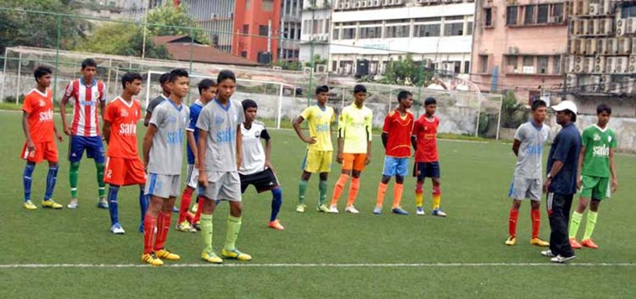 The footballers taking part in the trial session for Bangladesh National Under-16 team at the BFF Artificial Turf on Sunday.