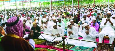 RANGPUR: Special munajat being offered seeking divine blessing for the country and its people and continuous peace and prosperity of the nation at the main Eid -ul- Fitr congregation organised at Central Collectorate Eidgah in Rangpur city on Saturday.