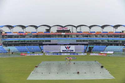 Heavy rain washed out the entire fourth day's play without a bowl in the first Test between Bangladesh and visiting South Africa at Zahur Ahmed Chowdhury Stadium in Chittagong on Friday.