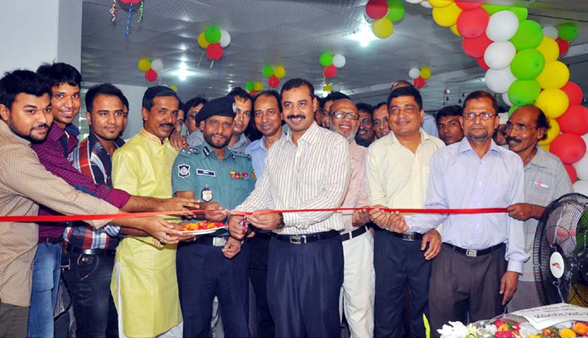 CCC Mayor AJM Nasir Uddin inaugurating an outlet at Police Plaza in the city yesterday.