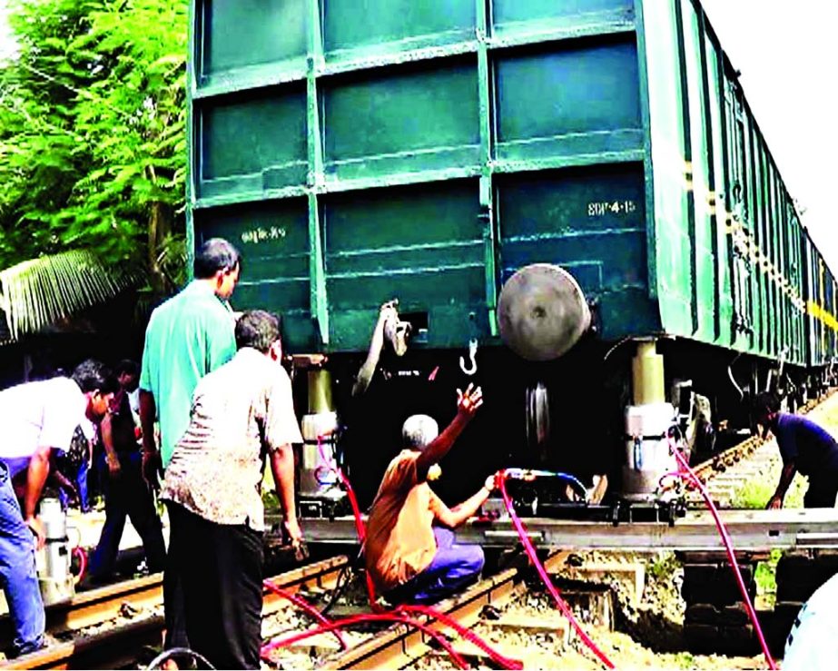 A Khulna bound stone laden cargo train coming from Sayedpur derailed at Railgate area in Joypurhat on Wednesday. Train communications were restored after seven hours.