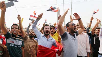 Protesters in Basra accused officials of misusing the city's immense oil wealth .