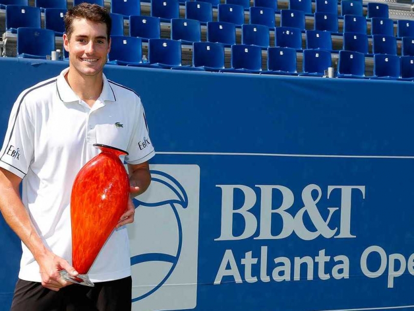 Isner completed his Atlanta ATP hat-trick with a 6-3, 6-3 victory over Baghdatis on Sunday.