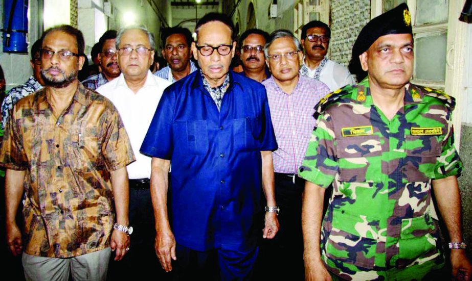 Jatiya Party Chairman Hussain Muhammad Ershad visited Dhaka Medical College and Hospital on Thursday to enquire about the child who received severe injuries in a crossfire between two rival goups of Chhatra League in Magura recently.