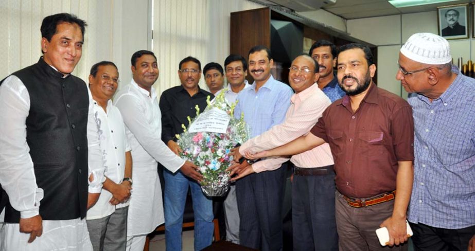 CCC Mayor AJM Nasir Uddin greeted Minister for Road Transport and Bridges sObaidul Quader MP to the Corporation recently.
