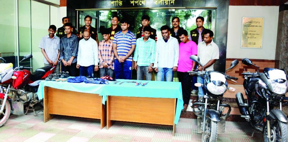 DB of Police arrested 5 fake DB members and four alleged robbers from Motijheel and Shahjahanpur areas in city on Friday night.