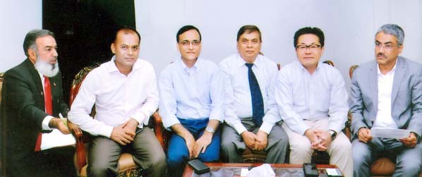 Leaders of Chittagong Chamber of Commerce and Industry exchanging views with the team of JICA recently.