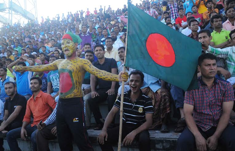 A large number of football fans came to enjoy SAFF U-16 Championship match between Bangladesh and India at the Sylhet District Stadium on Thursday.