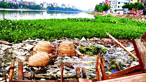 The city's Gulshan-Banani lake becomes highly polluted due to dumping of household waste with spoiling scenic beauty of the area. There isn't a single day when sewage and household wastes do not flow into the lake while huge quantities of wastes have al