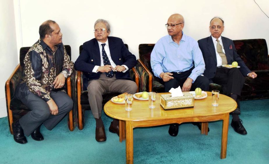 A team of Southern University of Bangladesh led by its Vice-chancellor Prof Mohammad Ali, met Education Minister Nurul Islam Nahid and UGC Chairman Professor Abdul Mannan at University Grants Commission Bhaban recently.