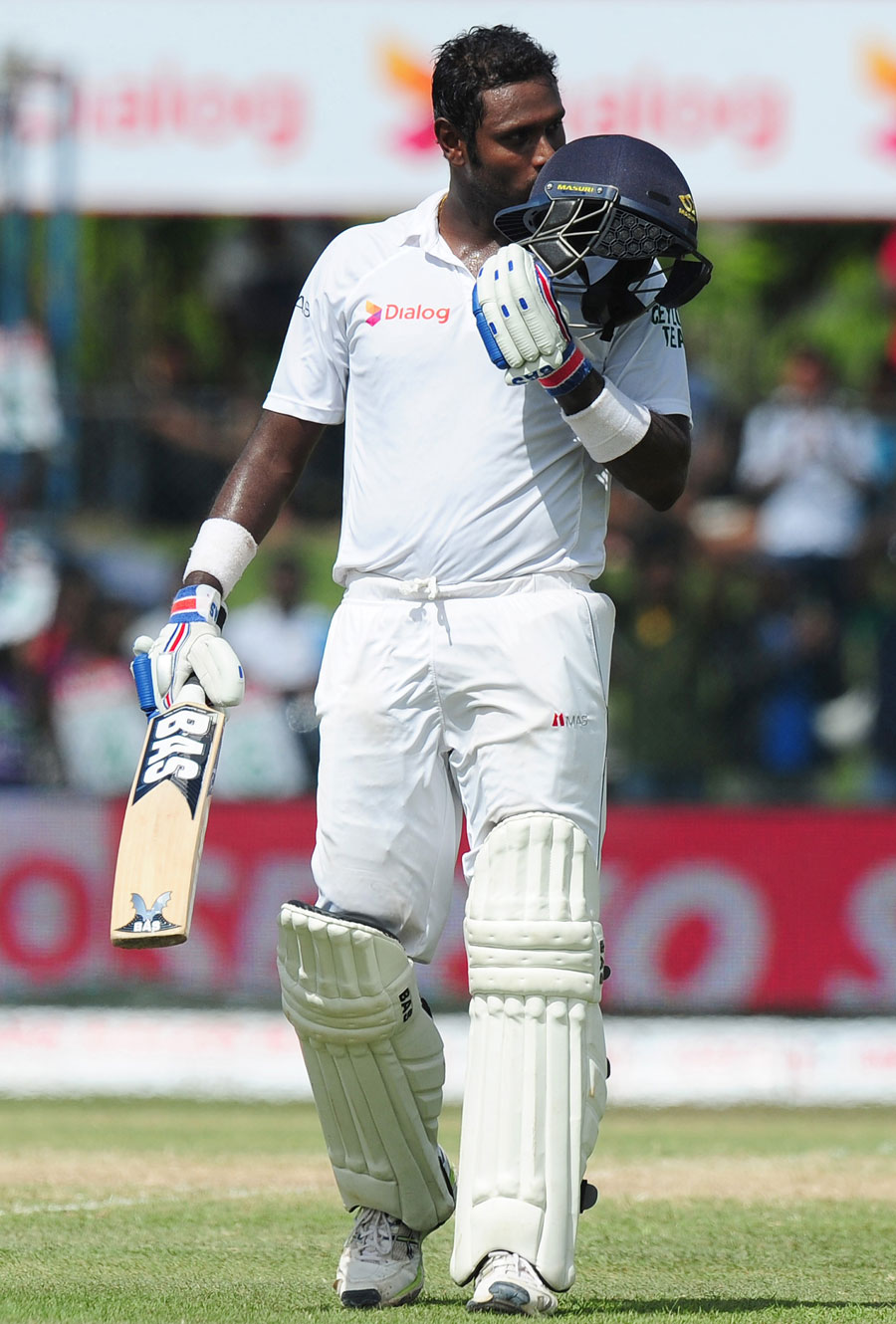 Angelo Mathews celebrates his sixth Test century on the 3rd day of the 2nd Test between Sri Lanka and India in Colombo on Saturday.