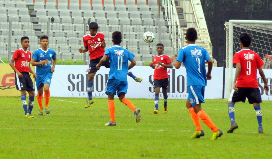 An action from the match of the Sailor BFF Under-15 Football Championship between Dhaka district team and Jessore district team at the Bangabandhu National Stadium on Sunday. Dhaka won the match 2-1.