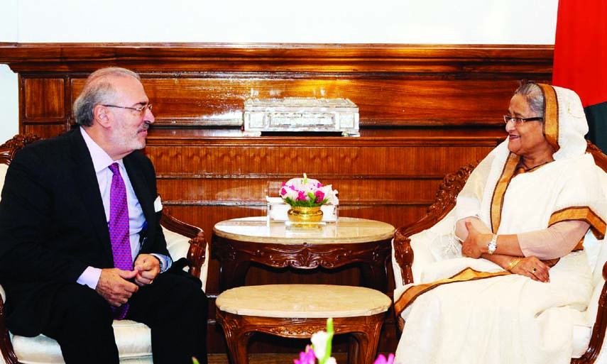 Spanish Ambassador to Bangladesh Eduardo de Laigiesia y Del Rosal called on Prime Minister Sheikh Hasina at the latter's office in the city on Thursday. BSS photo
