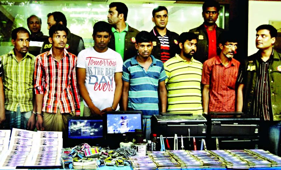 Six suspected members of a counterfeit money syndicate arrested by DB police with forged currency notes worth Tk 1.20 crore from city's Mirpur area on Monday night.