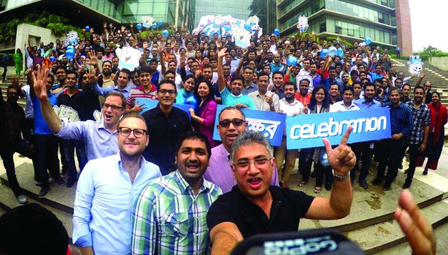 Grameenphone employees celebrating 5 million fans on its Facebook page in front of its corporate office on Thursday. On the occasion GP users in Dhaka, Chittagong and Sylhet will get free delivery on their orders from Food Panda for 5days! So hurry!!