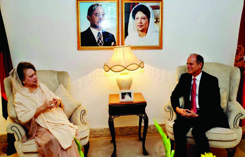 UNDP Resident Representative Robert Watkins called on BNP Chairperson Begum Khaleda Zia at her Gulshan party office on Tuesday.