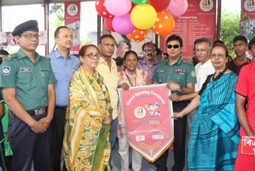 DIG of Dhaka Metropolitan Police Md Ibrahim Fatemi inaugurating the Polar Icecream 23rd School Handball (Boys\' & Girls\') Tournament by releasing the balloons as the chief guest at the Shaheed (Captain) M Mansur Ali National Handball Stadium on Thurs