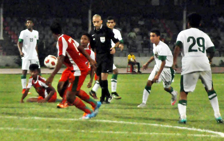 An action from the AFC U-16 Qualifiers match between Bangladesh and Saudi Arabia at the Bangabandhu National Stadium on Wednesday.