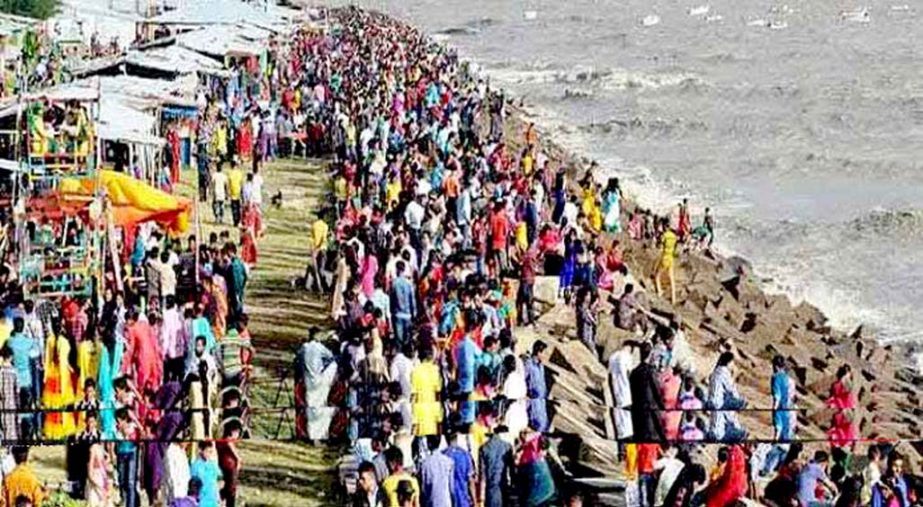 The only excursion beach of the Port City -Patenga experienced huge rush of people on last day of Eid-ul- Azha on Saturday to enjoy the Eid holiday . On next day, the people irrespective ages rushed to Patenga Beach to enjoy the Eid holiday.