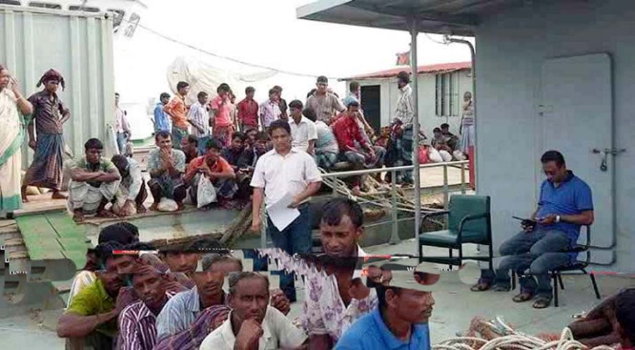 A mobile court in Chittagong convicted 161 fishermen with 15 days imprisonment for catching of Hilsa violating ban on Friday.