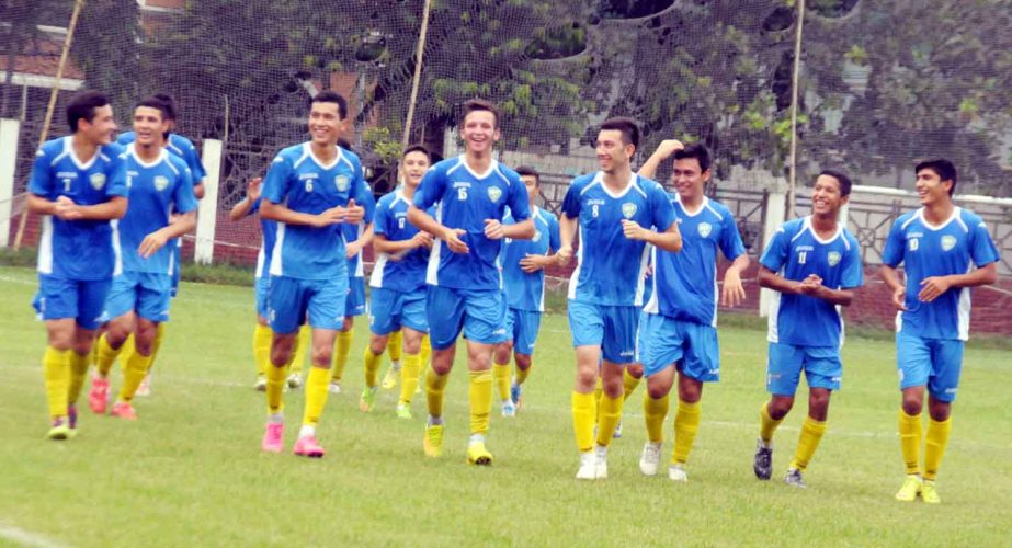 Players of Uzbekistan Under-19 Football team during the practice session at the Sheikh Jamal Dhanmondi Club Limited Ground on Saturday.