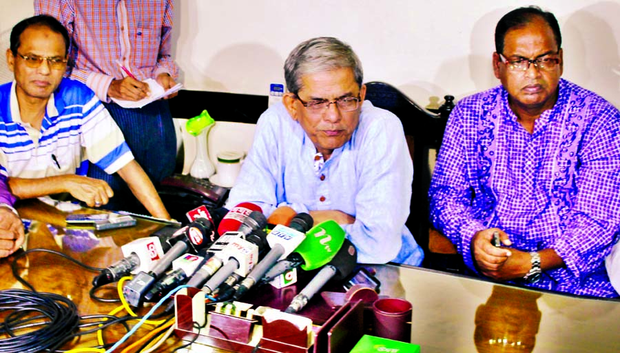 BNP Acting Secretary General Mirza Fakhrul Islam Alamgir speaking at a press briefing at the party's central office in the city's Nayapalton on Thursday.