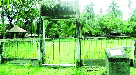 BORGUNA: The only children's park at Amtali Upazila in Barguna has been left abandon for long time . It needs renovation. This picture was taken on Friday.