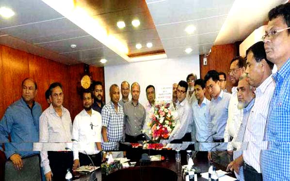 The newly elected office bearers and leaders of BGMEA, Chittagong chapter call on city Bond Commissioner of Customs Md. Shafiqul Islam at his office chamber in CWASA crossing on Sunday.