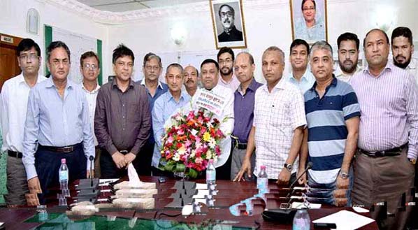 Newly -elected office -bearers of Chittagong chapter of BGMEA called on CDA Chairman Abdus Salam at latter's office on Wednesday.