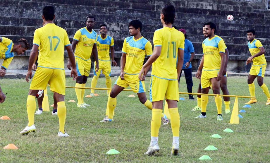 Players of Chittagong Abahani took part a practice session at the Chittagong Bandar Stadium on Monday.