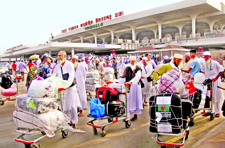 Passengers alongwith hundreds of Hajis facing untold sufferings as restrictions imposed on entering any transports into HSIA due to security reasons. This photo was taken on Tuesday.