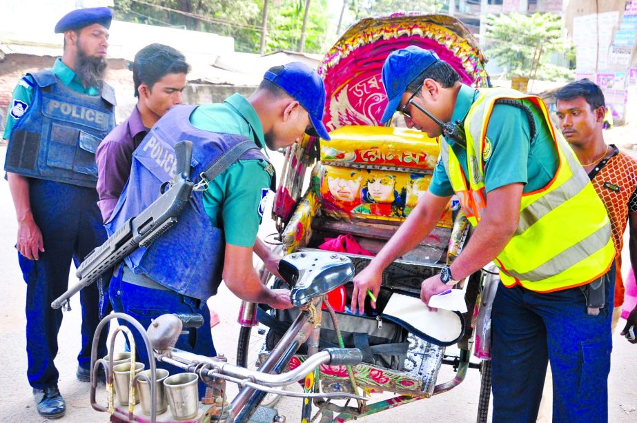 Law enforcers continue to check all kinds of transports at the vital points in city and remain alert due to security reason. The snap was taken from Swamibagh area on Tuesday.