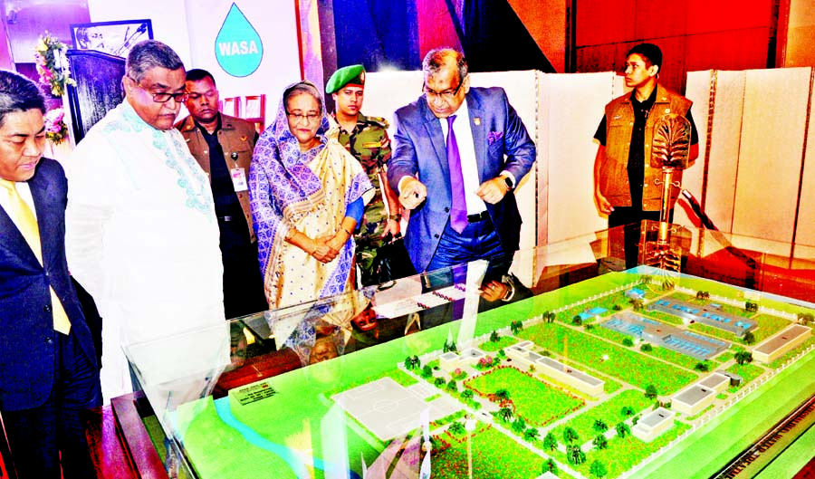 Prime Minister Sheikh Hasina witnessing the design of Dhaka WASA Padma (Jashaldia) Water Rectification Construction (Phase-1) Project at a hotel in the city on Wednesday after laying the foundation stone of the project through video conference. BSS photo