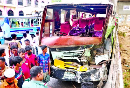 At least 20-25 passengers were injured as two buses rammed into the city's Gulistan flyover on Thursday.