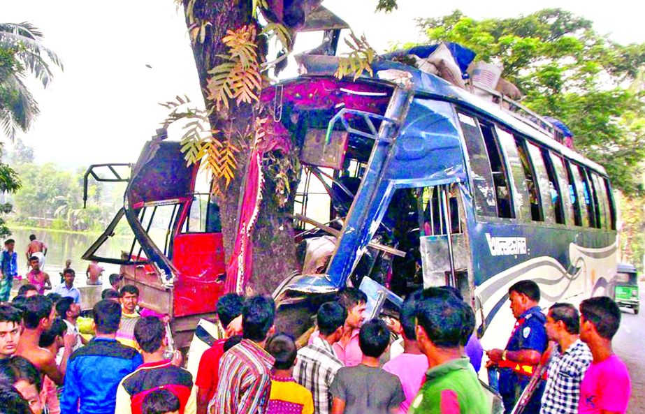 About 27 passengers were severely injured while Allahr Daan Paribahan hit a road- side tree due to reckless driving at Laxmipur on Friday.