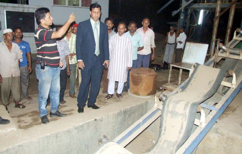 Acting CCC Mayor Nisar Uddin Ahmed visiting Asfont Plant at Sagorika area on Wednesday.