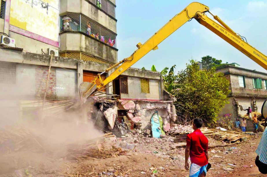 BIWTA authorities continuing eviction of illegal structures from beside the Buriganga River banks on Wednesday.