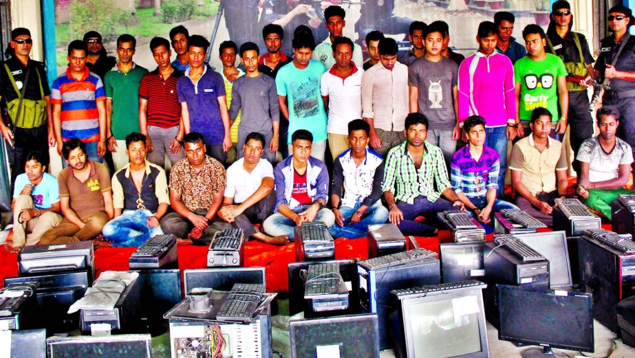 RAB-2 mobile team arrested 35 youths from Kawran Bazar area in city on Thursday with huge computers from their possessions.