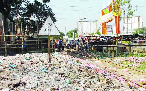 JAMALPUR: Jamalpurâ€“Sorishabari Rail line has almost piled up with dusts, which is spreading bad smells with a serious air pollution. This picture was taken on Saturday.