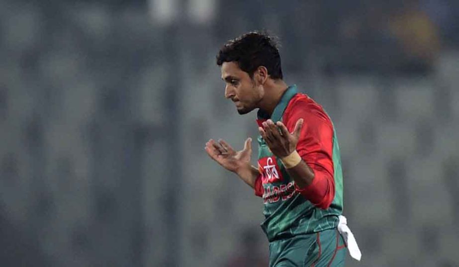 Arafat Sunny reacts after the dismissal of the Zimbabwe cricket captain Elton Chigumbura during the second T20 cricket match between Bangladesh and Zimbabwe at the Sher-e Bangla National Cricket Stadium on Sunday.