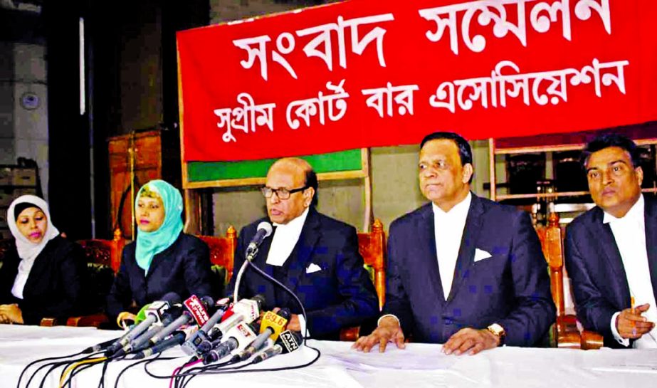 Supreme Court Bar Association President Advocate Khondkar Mahbub Hossain speaking at a press conference organized by the association at its auditorium on Monday in protest against mass arrest countrywide.