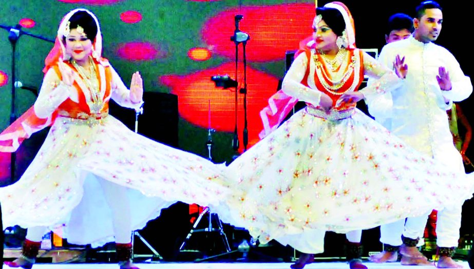 The artistes show an attractive dance during the opening ceremony of the 3rd Bangladesh Premier League (BPL) at the Sher-e-Bangla National Cricket Stadium in Mirpur on Friday.